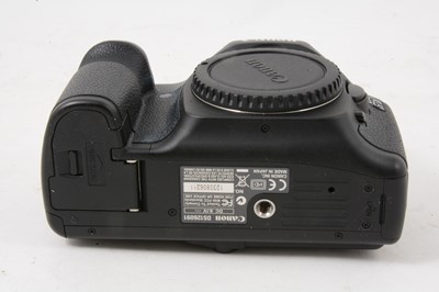 Lot 21 - Canon EOS 5D digital camera body and flash units.