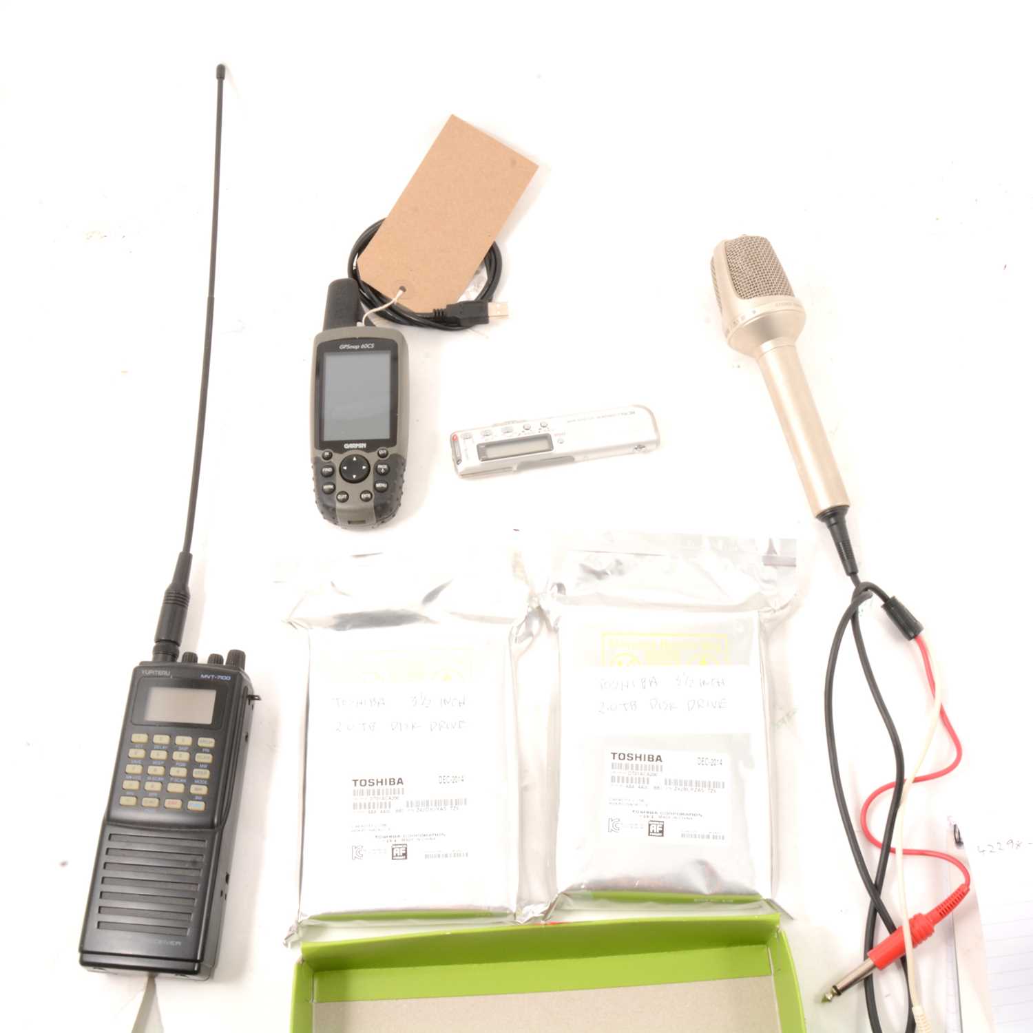 Lot 35 - Selection of electrical items.
