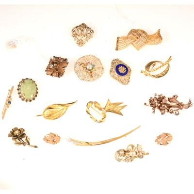 Lot 356 - Fourteen vintage gilt metal brooches and a pair of Trifari earrings