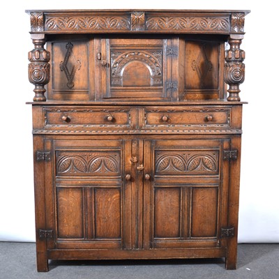 Lot 514 - Reproduction oak court cupboard