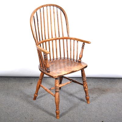 Lot 552 - Victorian elm and ash Windsor chair