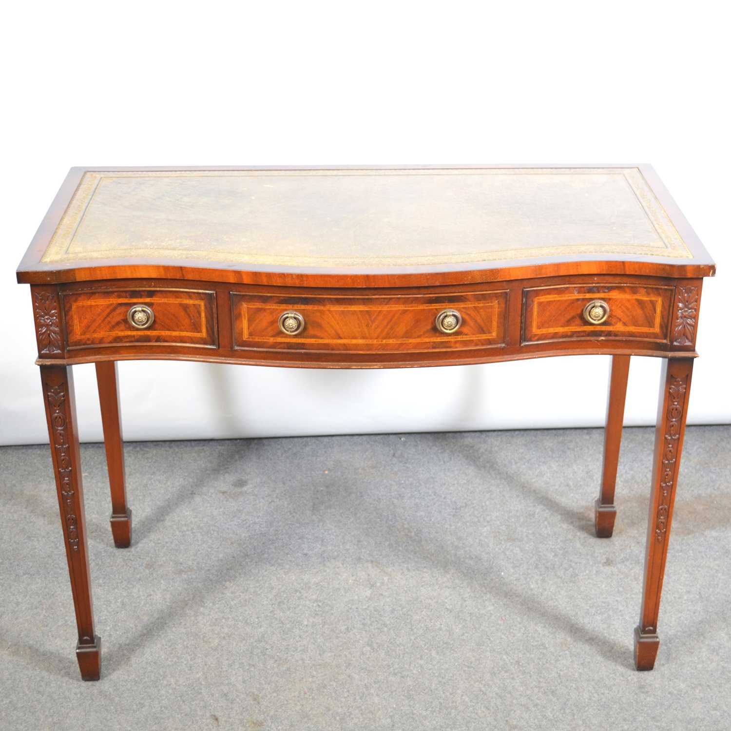 Lot 574 - Reproduction mahogany desk