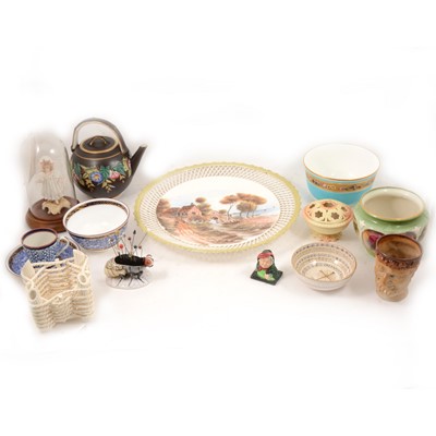 Lot 115 - Quantity of decorative ceramics.