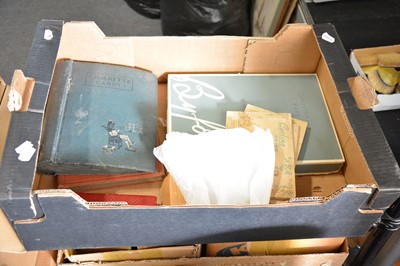 Lot 182 - Small quantity of collectables.