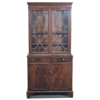 Lot 557 - Reproduction mahogany bookcase cabinet