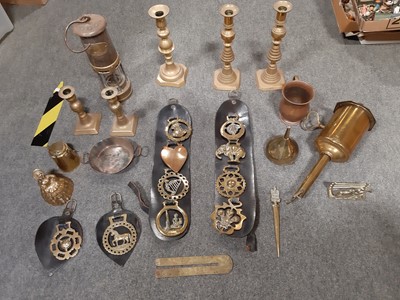 Lot 139 - Quantity of brass and metalware