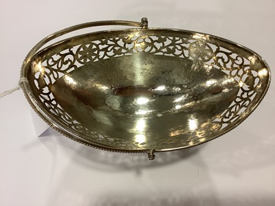 Lot 232 - George III silver pedestal sugar bowl