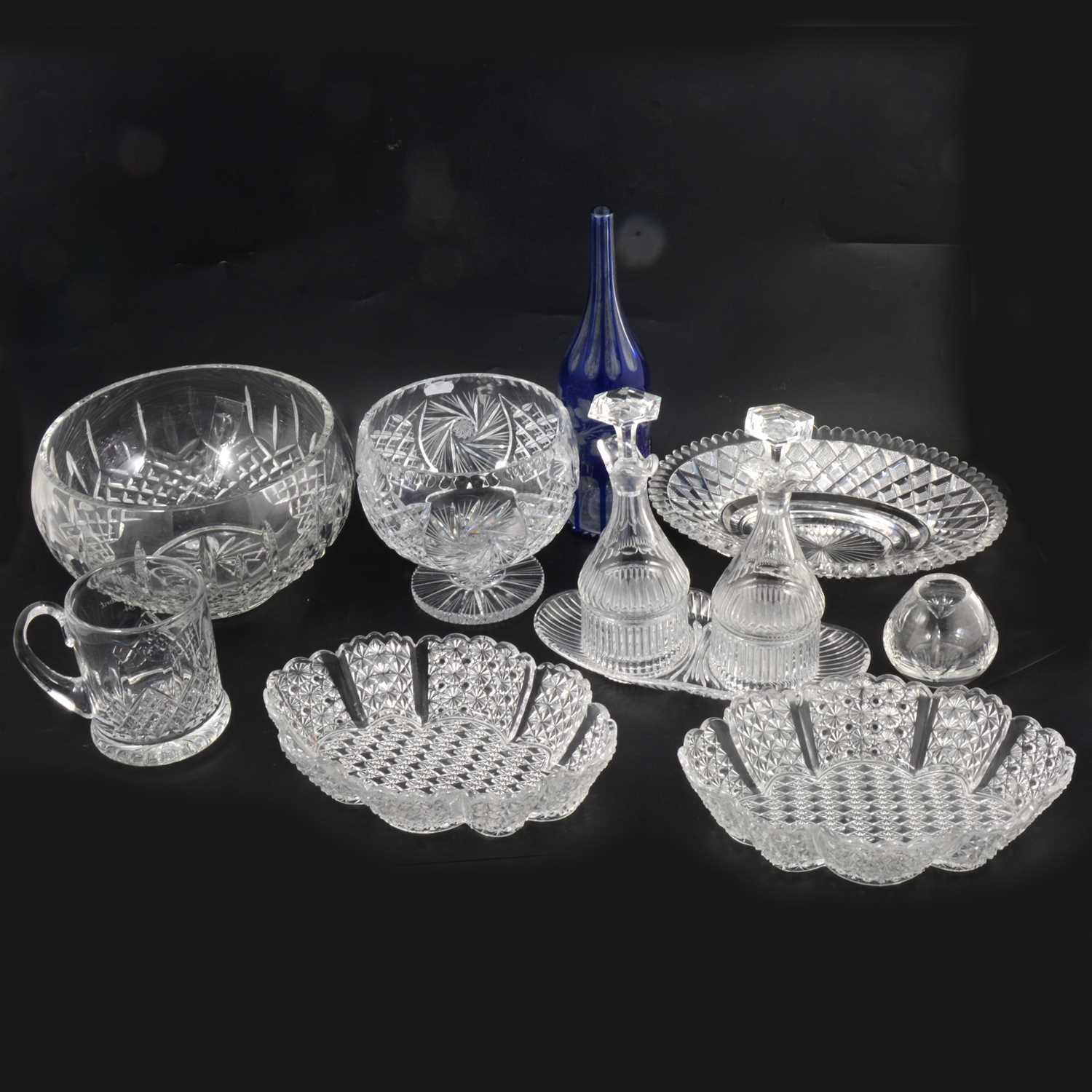 Lot 16 - Glassware