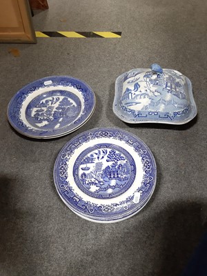 Lot 31 - Collection of blue and white pottery