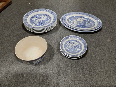 Lot 31 - Collection of blue and white pottery