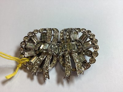 Lot 325 - Vintage paste set brooches, clips earrings, Pennino set.