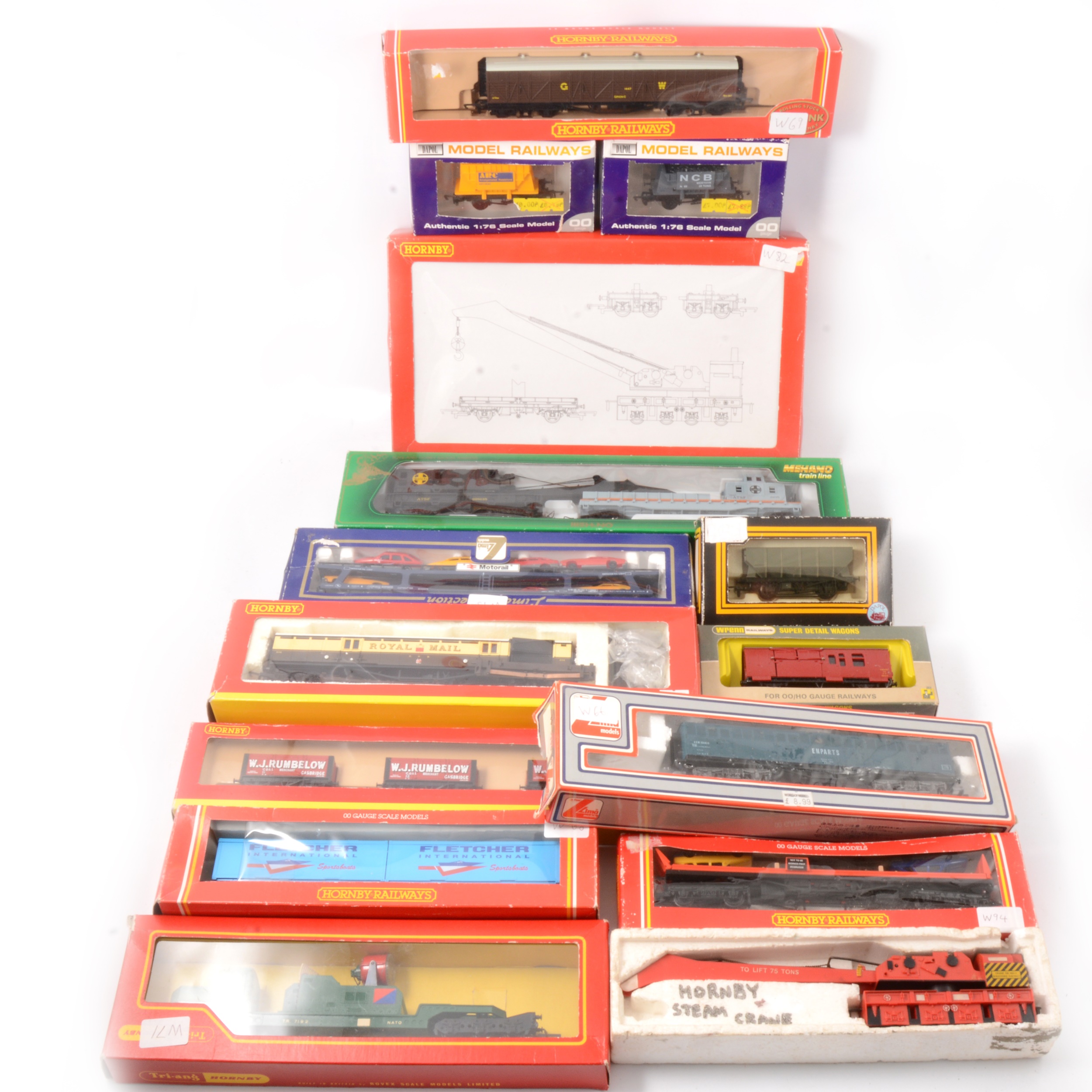 Lot 147 Fifteen OO gauge model railway rollingstock