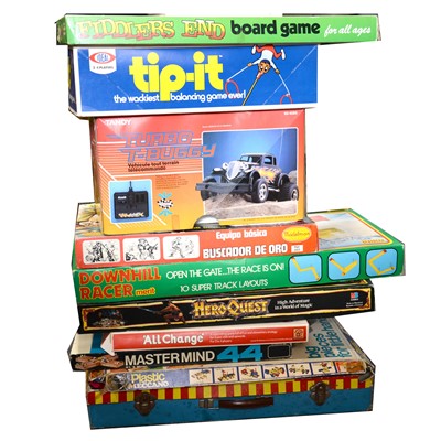 Lot 305 - Vintage board games; games and remote control car