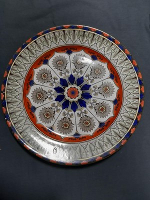 Lot 88 - Decorative Majolica leaf plates, Doulton, Ashworth, framed tile.
