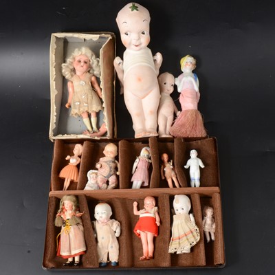 Lot 372 - Fifteen miniature and small dolls