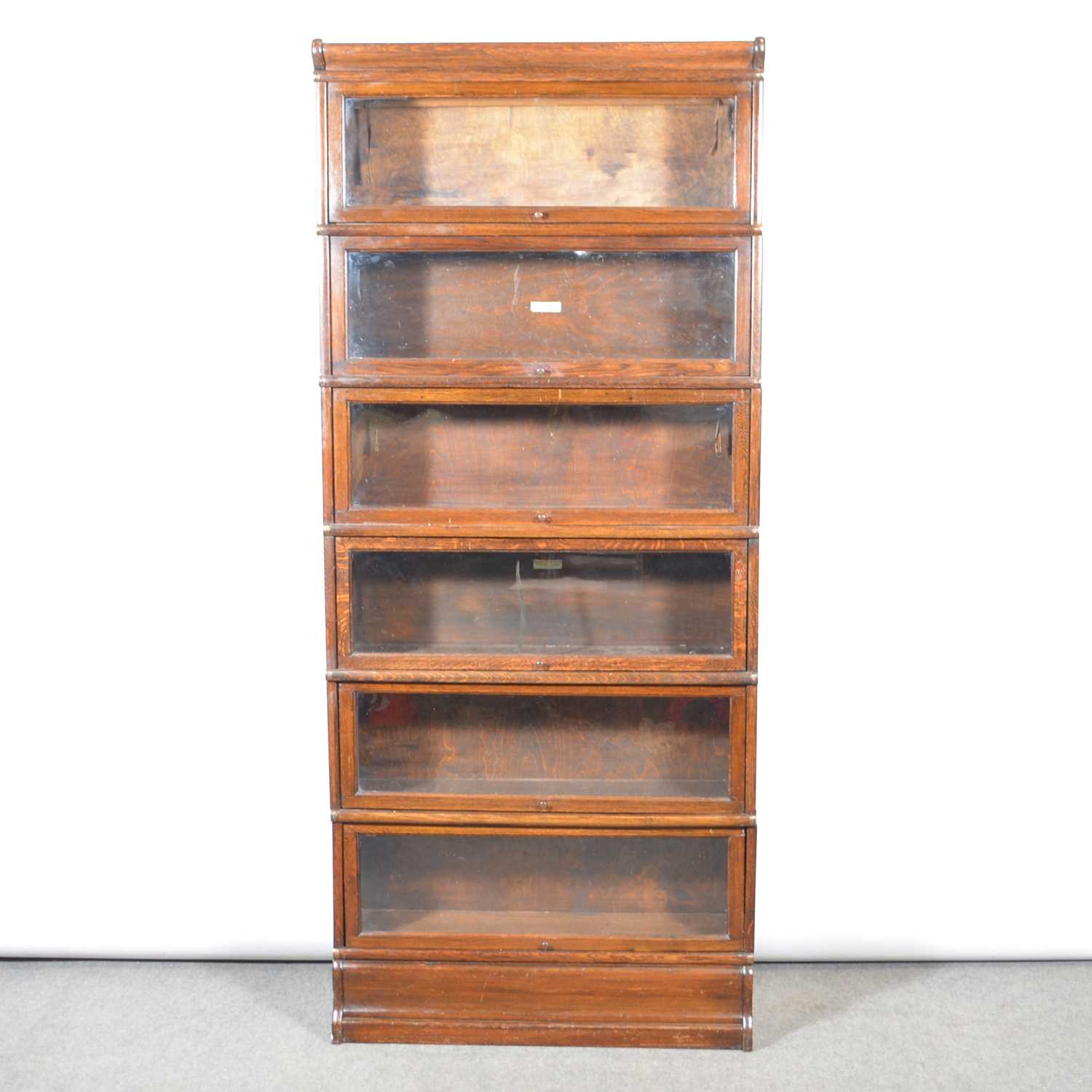 Lot 508 - Globe-Wernicke oak sectional bookcase