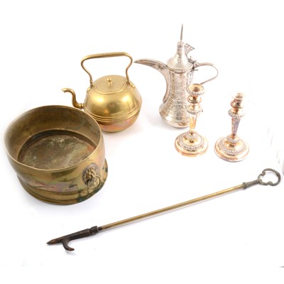 Lot 155 - Large quantity of mixed brass and metalwares.