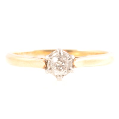 Lot 157 - A diamond solitaire ring.