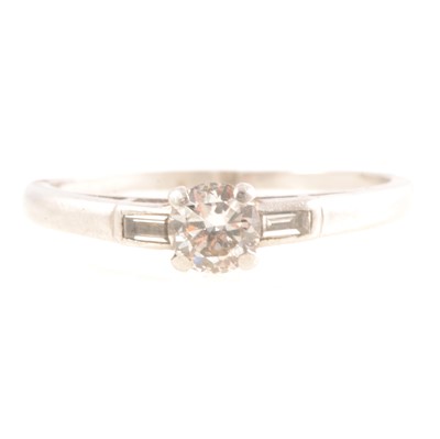 Lot 196 - Diamond solitaire ring, damaged.