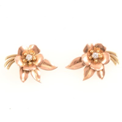 Lot 217 - Pair of floral earclips.