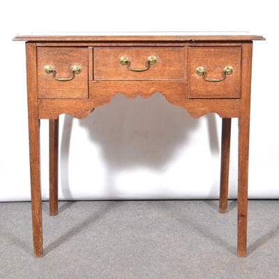 Lot 332 - Small Georgian oak side table