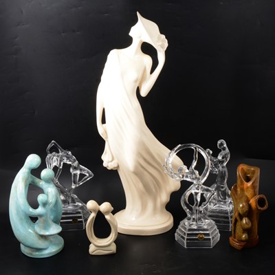 Lot 40 - Ceramic and glass figurines.