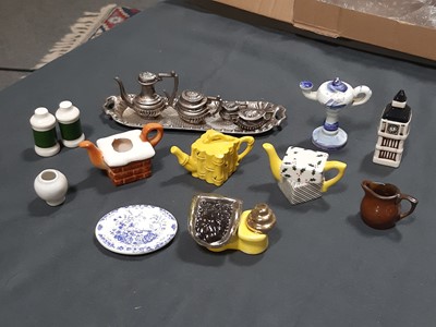 Lot 72 - Pair of binoculars, miniature furniture / ceramics and other decorative items.