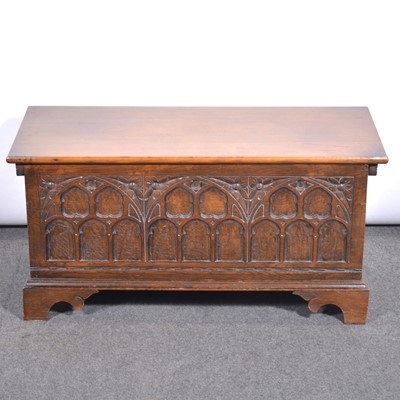 Lot 400 - Reproduction oak blanket box