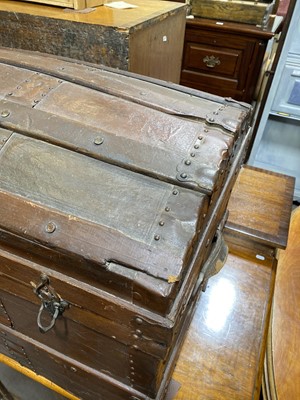 Lot 442 - Large vintage cabin trunk