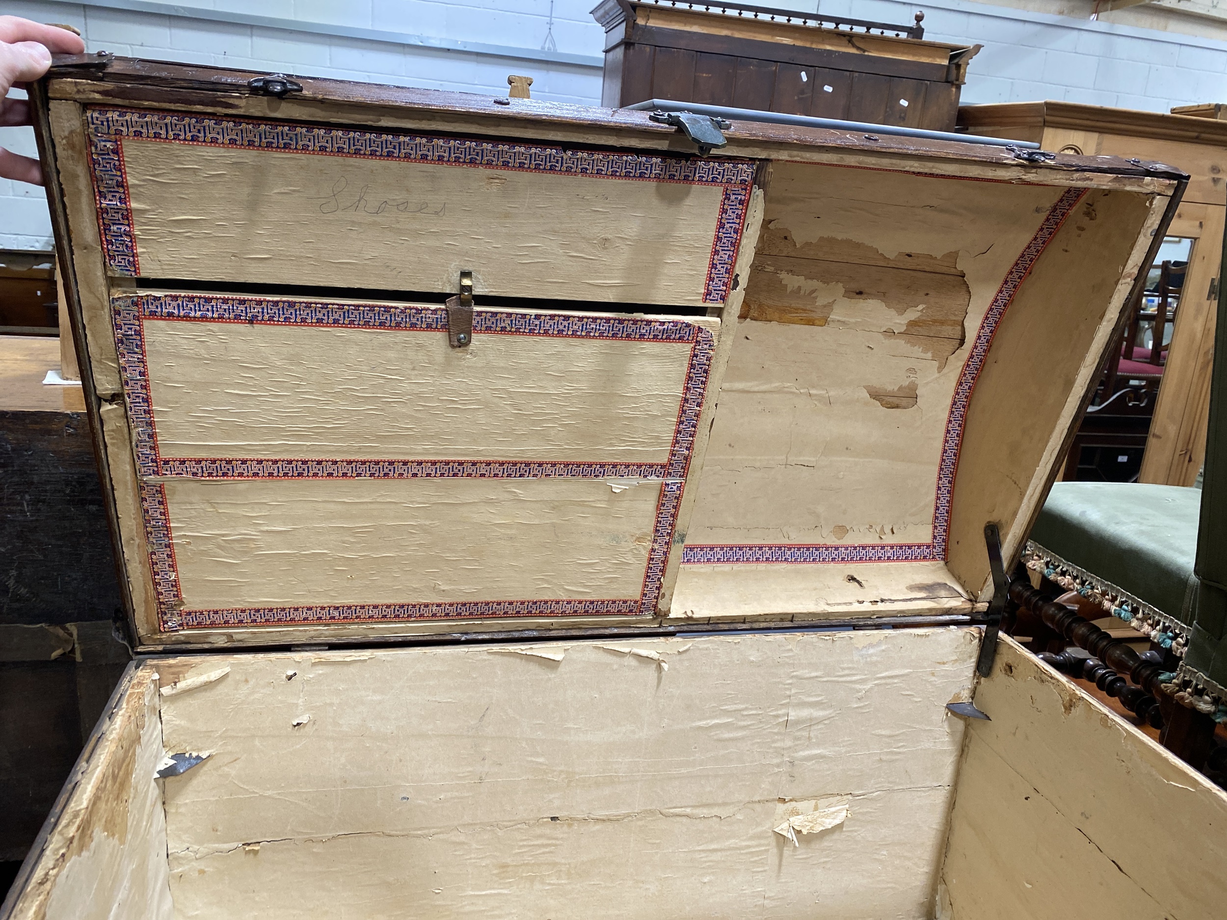 Lot 442 Large vintage cabin trunk,