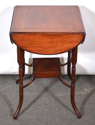 Lot 481 - Edwardian mahogany centre table