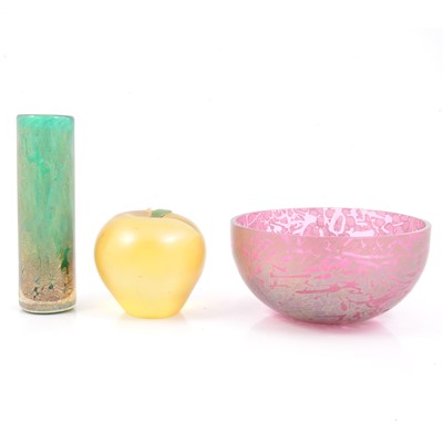 Lot 178 - Three items of iridescent Studio Glass.