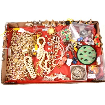 Lot 321 - Collection of vintage costume jewellery