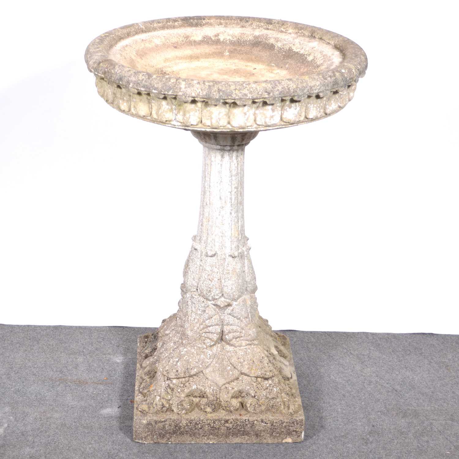 Lot 413 - Concrete bird bath