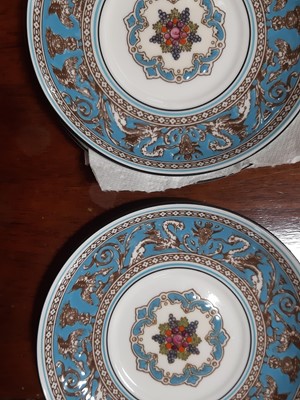 Lot 75 - Wedgwood Florentine pattern service