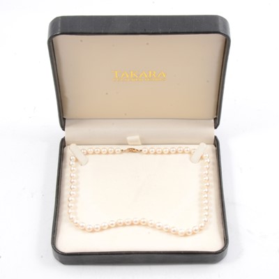 Lot 325 - Cultured pearl necklace with 9 carat clasp.