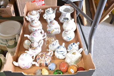 Lot 92 - Royal Doulton 'Tapestry' part dinner and coffee service, and other decorative ceramics.