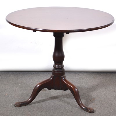 Lot 443 - Victorian mahogany pedestal supper table