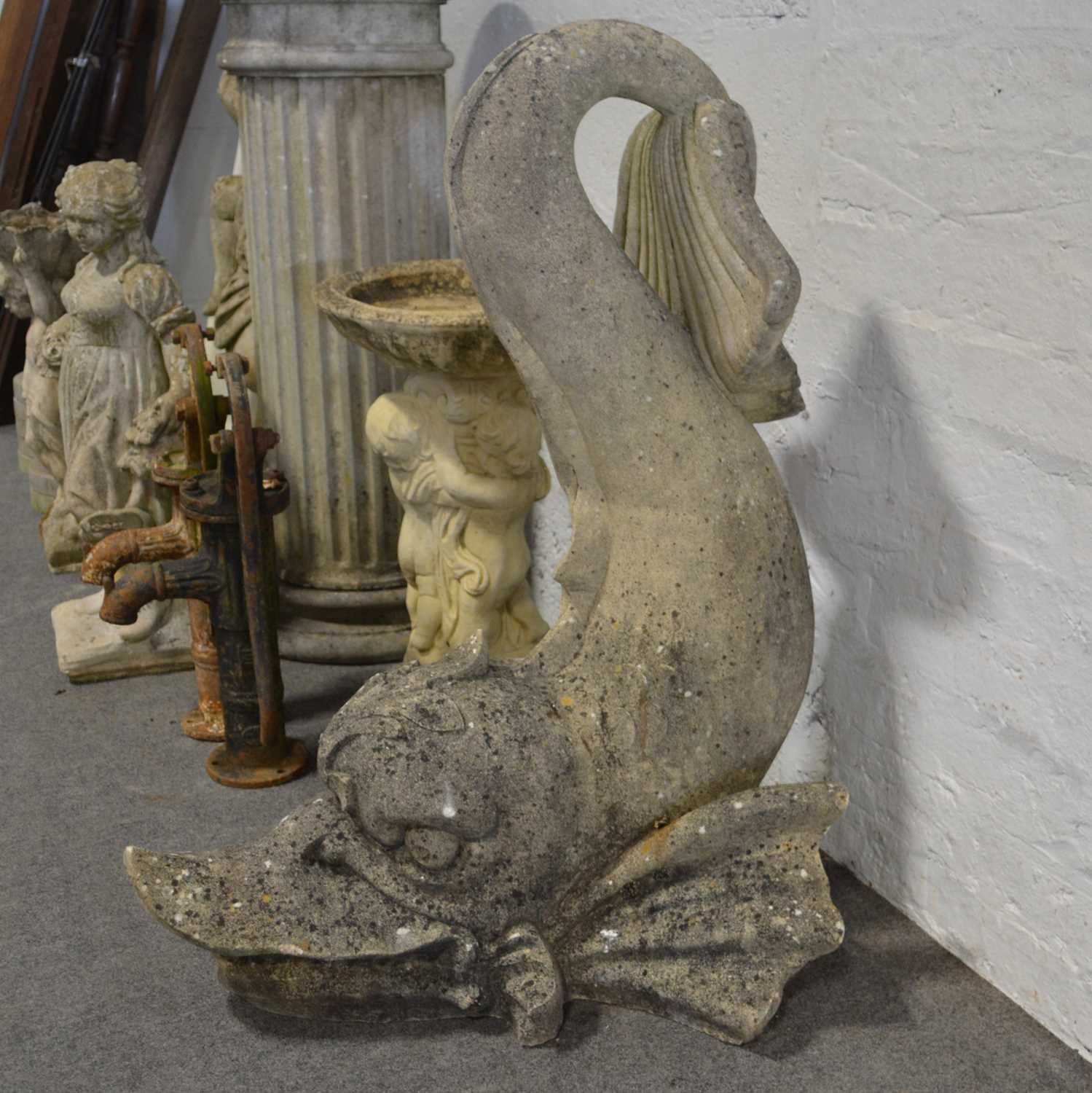 Lot 517 - Haddonstone dolphin fountain