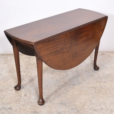 Lot 400 - Georgian mahogany dropleaf table