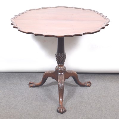 Lot 390 - Georgian mahogany tripod table