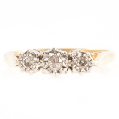 Lot 269 - Diamond three stone ring.