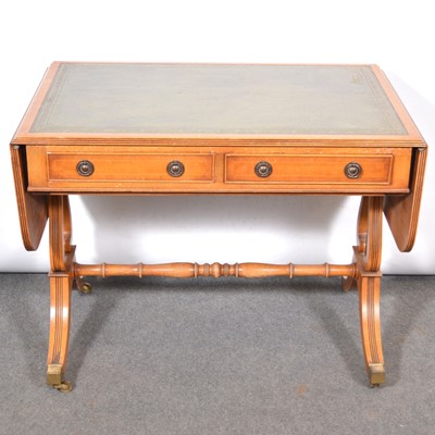 Lot 302 - Modern mahogany sofa table