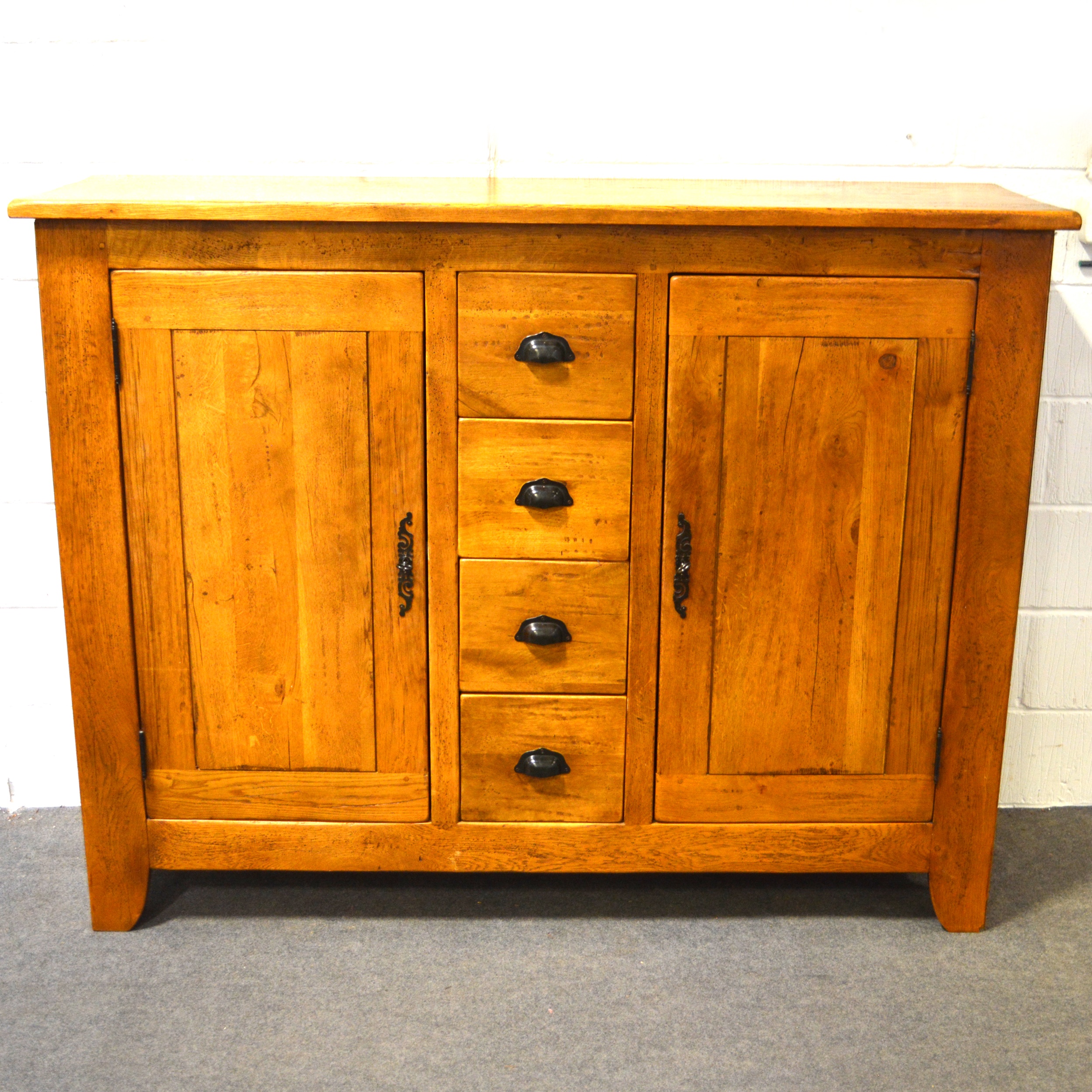 Lot 356 Contemporary oak cupboard,