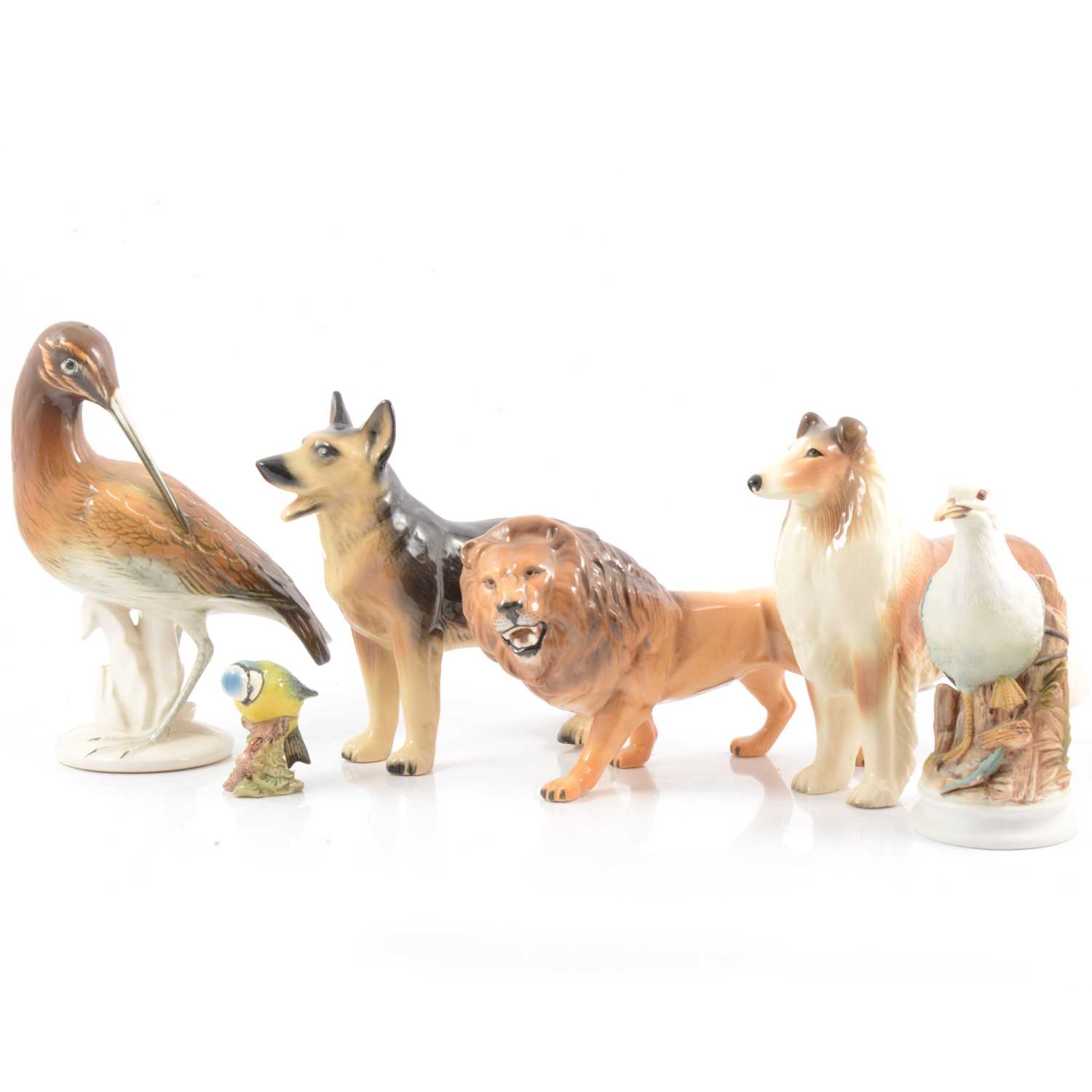 Lot 7 - Beswick Lion, Blue Tit and other animal models.