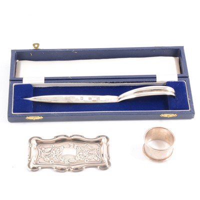 Lot 131 - Silver paper knife, J B Chatterley & Sons Ltd, Birmingham 1982, plus other small silver.