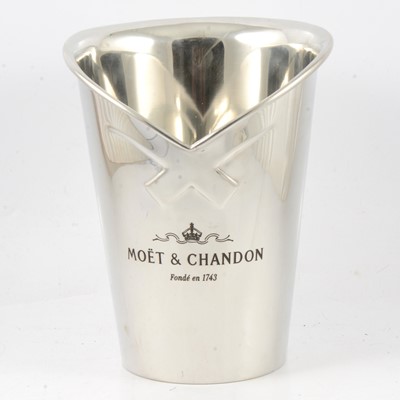 Lot 236 - Moët et Chandon Champagne bucket/ cooler.