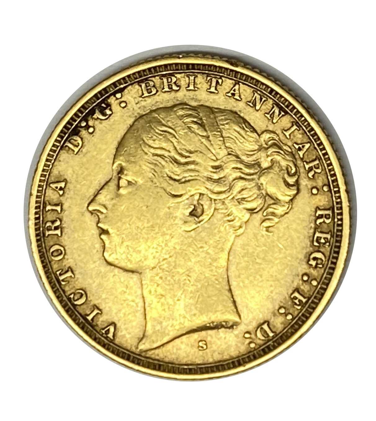 Lot 5 - Queen Victoria gold Sovereign coin, 1884