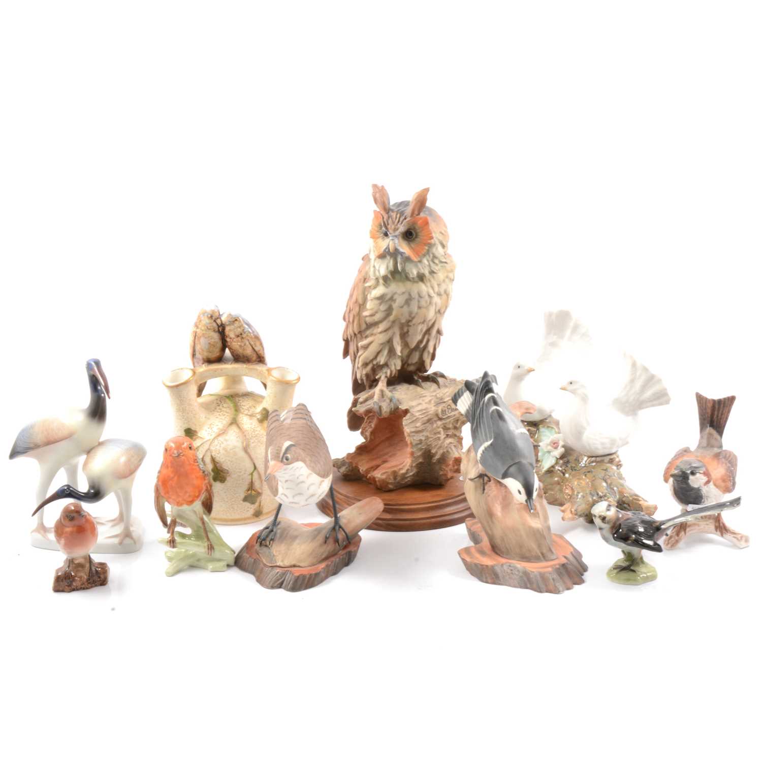 Lot 41 - Bird figurines, to include Beswick and Goebel.