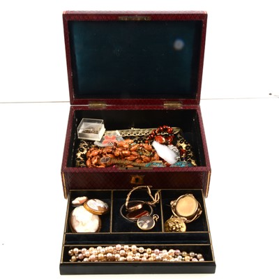 Lot 256 - Vintage Jewellery in jewel box, cameo brooches, target brooch